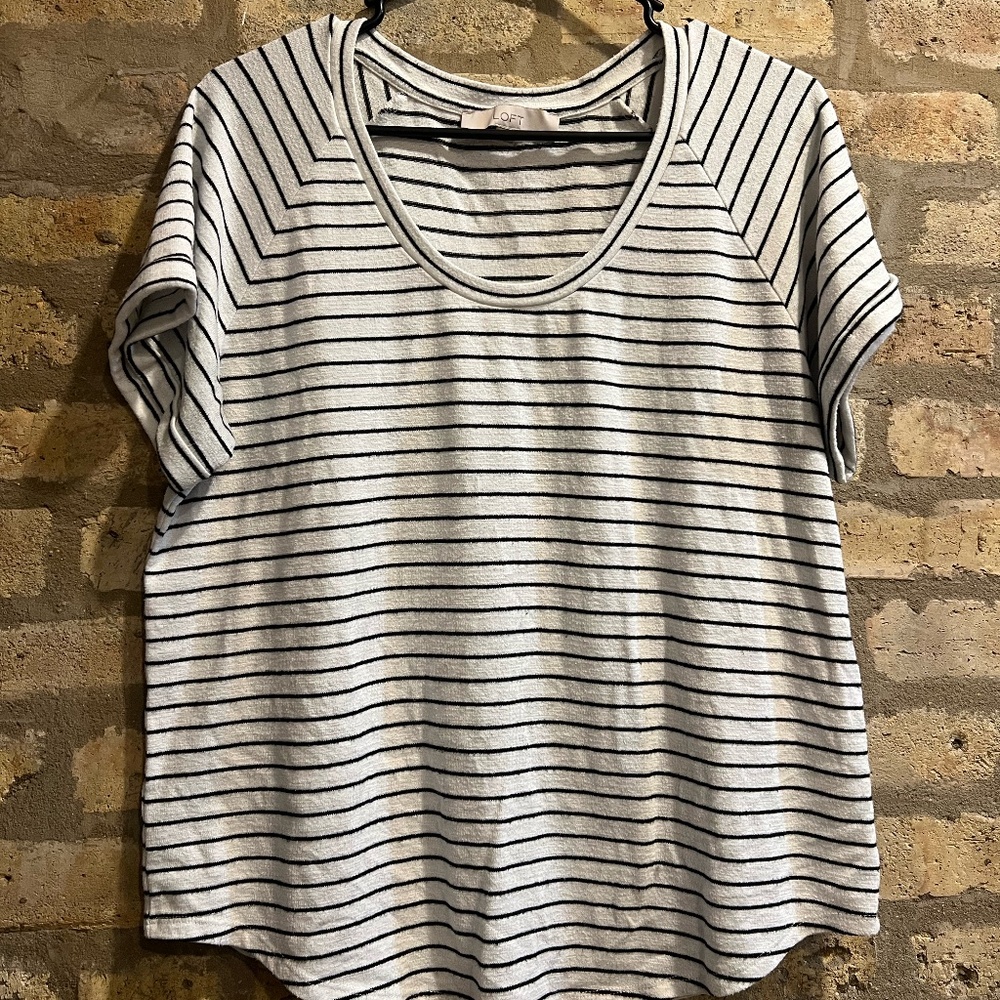 Classic Striped Tee - LOFT (Size Medium) - Great Condition!